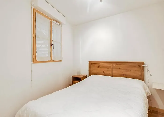 T2 En Centre-ville Pour 6 Pers., Parking, Proche Commodites Et Stations De - Fr-1-402-75 Апартаменты Люс-Сен-Совёр